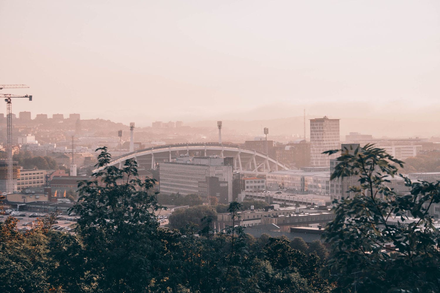 Ullevi i dis, foto: Aron Fjell (Unsplash)